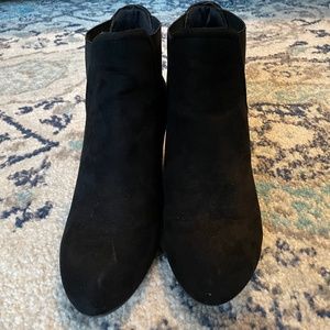 Wedge 3 inch heeled black suede ankle boot/booties size 9
